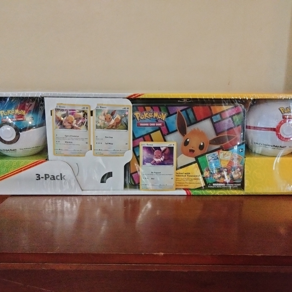 NEW- Pokemon cards / Poke balls